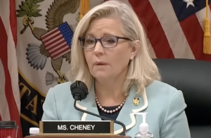 La congresista republicana Liz Cheney acusa a trump de justificar el ataque. Foto: José López Zamorano.