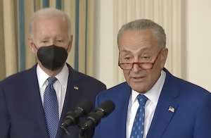 El senador Charles Schumer, líder de la mayoría en el Senado encabezó negociaciones para lograr la unidad de los demócratas. Foto: José López Zamorano.