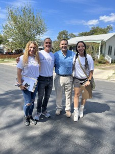 El representante democrata, Henry Cuellar agradeció a la gente por su confianza en la contienda congresional en el Distrito 28 en Texas. Foto: Mariana Pineda.